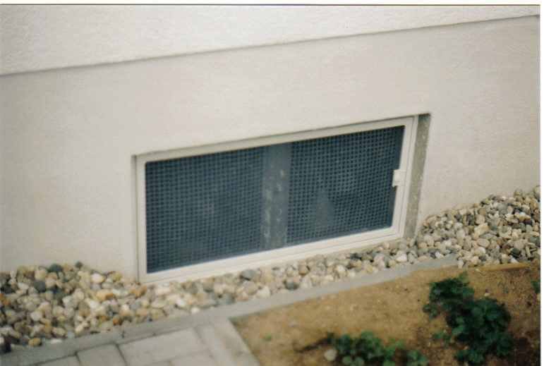 Siegel Flyscreens Kellerfenster